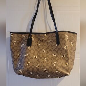 Coach Signature Canvas City Tote with Bee Design Like New